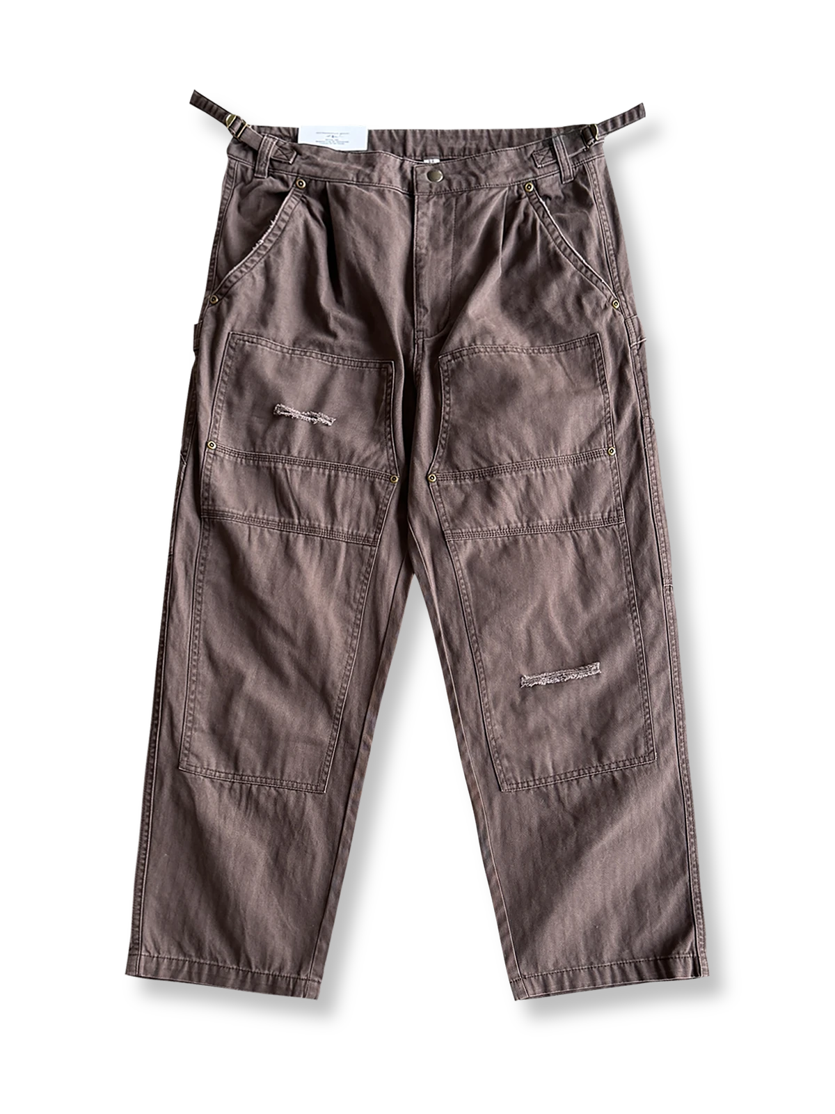 製品画像
「ヘビーウォッシュ加工が施されたヘリンボーン柄コットン素材のアメカジワークパンツ全体イメージ。自然な色褪せやダメージ感、パッチワークディテールが特徴。」
詳細画像
「ヘリンボーン柄コットン素材とヘビーウォッシュ加工によるダメージデザイン、パッチワークディテールをクローズアップ。YKK純銅ジッパーが耐久性を高める。」