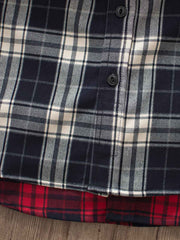 製品画像
「ヴィンテージ加工を施したチェック柄厚手シャツ全体のイメージ。クラシックなアメカジデザインと300gのTR混紡生地が特徴で、5色展開の豊富な選択肢を提供。」
詳細画像
「ツーポケットディテールとヴィンテージ加工チェック柄が施されたTR混紡生地のクローズアップ。滑らかな触感とフランネルのような暖かさを備えた300gの厚手素材。」