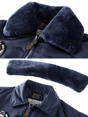 製品画像: B-15シープスキン襟付きフライトジャケットの全体画像、クラシックなアメカジミリタリースタイル
詳細画像: 取り外し可能なシープスキン襟とアームポケットのワッペンのディテール