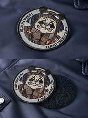 製品画像: B-15シープスキン襟付きフライトジャケットの全体画像、クラシックなアメカジミリタリースタイル
詳細画像: 取り外し可能なシープスキン襟とアームポケットのワッペンのディテール