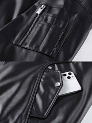 製品画像: ブラックパイロットレザージャケットの全体画像、高品質PUコーティングとクラシックなデザインが特徴
詳細画像: ジャケットの多機能ポケットと左袖のジップディテール、耐久性と実用性を強調