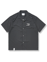 小さな車 刺繍入り 半袖シャツ