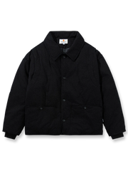 製品画像: オープンカラー ワークスタイル 中綿ジャケットのブラック、グレー、ブラウンの3色全体展示。ウォッシュド加工が施され、クラシックな開襟デザインと実用的なワークスタイルが融合したデザイン。デニムやワークパンツとも相性の良い、秋冬に最適な中綿ジャケット。
詳細画像: オープンカラーの開襟デザインが特徴的なワークスタイルの中綿ジャケット。両サイドのポケットディテールやウォッシュド加工により、ナチュラルでレトロな質感が際立つ。高品質な100%コットン素材と中綿の保温性が寒い季節にもぴったり。