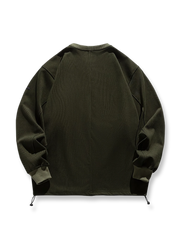 製品画像: "ストライプのルーズバイカラスウェットシャツの正面ビュー、カジュアルでストリート風のトップス"
詳細画像: "袖口と裾のバイカラーデザインの詳細、ストライプルーズプルオーバースウェット"