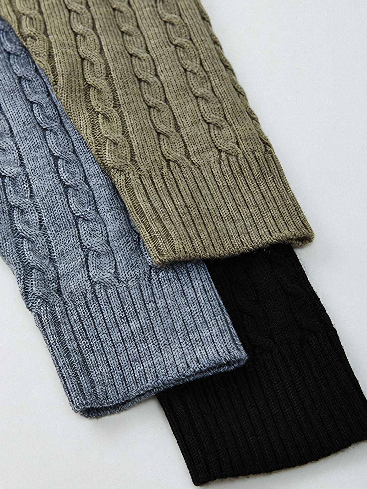 製品画像
"ウールケーブル編みジップカーディガン(厚手)、ウール混紡素材で編まれたケーブル編みデザイン、優れた保温性と耐久性を持ち、シワや色あせが少なく、冬季に最適な厚手のジップカーディガン"
詳細画像
"ウール混紡素材とケーブル編みデザインを組み合わせたジップカーディガン、7ゲージのコンピュータ制御編み機で編み上げられた織り方、細部にこだわり、毛玉ができにくい耐久性の高い仕上げ"