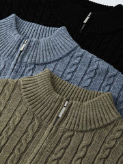 製品画像
"ウールケーブル編みジップカーディガン(厚手)、ウール混紡素材で編まれたケーブル編みデザイン、優れた保温性と耐久性を持ち、シワや色あせが少なく、冬季に最適な厚手のジップカーディガン"
詳細画像
"ウール混紡素材とケーブル編みデザインを組み合わせたジップカーディガン、7ゲージのコンピュータ制御編み機で編み上げられた織り方、細部にこだわり、毛玉ができにくい耐久性の高い仕上げ"