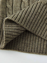 製品画像
"ウールケーブル編みジップカーディガン(厚手)、ウール混紡素材で編まれたケーブル編みデザイン、優れた保温性と耐久性を持ち、シワや色あせが少なく、冬季に最適な厚手のジップカーディガン"
詳細画像
"ウール混紡素材とケーブル編みデザインを組み合わせたジップカーディガン、7ゲージのコンピュータ制御編み機で編み上げられた織り方、細部にこだわり、毛玉ができにくい耐久性の高い仕上げ"