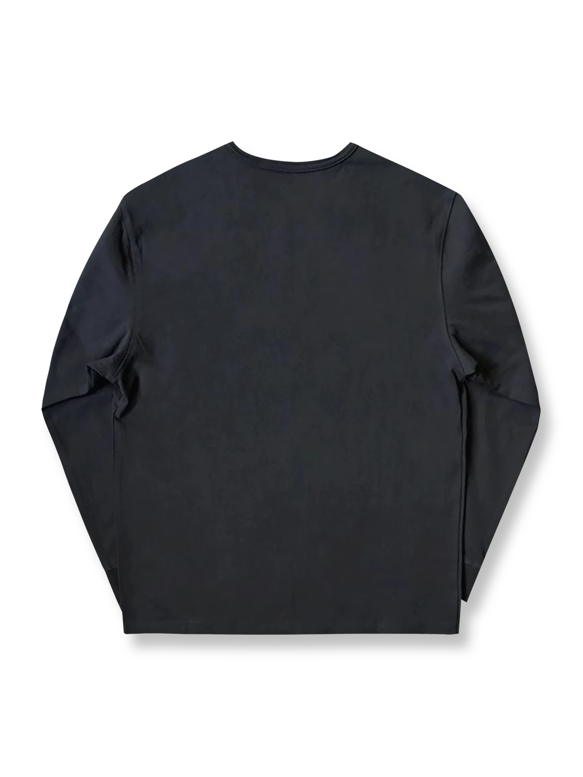 製品画像
クラシックな刺繍入りデザインの改良型ヴィンテージヘンリーネック 長袖Tシャツの正面全体画像。高品質なアメリカ産ピマコットン素材を使用した一着。
詳細画像
刺繍入りの近似色前立てとダブルステッチ仕上げ、リブ仕様の袖口ディテールをクローズアップした画像。美しい縫製と耐久性が特徴。