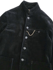 製品画像:ブラックの厚手コーデュロイスタンドカラージャケットの正面
詳細画像:天然牛角ボタンとスタンドカラーの質感ディテール