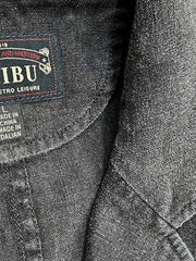 製品画像:バティック染めヴィンテージリネンジャケットの正面画像
詳細画像:袖口に施されたヴィンテージ風ボタンと色落ち加工のディテール