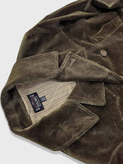 製品画像:ヴィンテージ風コーデュロイミディアム丈ダブルブレストジャケットの正面
詳細画像:天然火焼き牛角シンカーボタンとコーデュロイ生地の質感ディテール