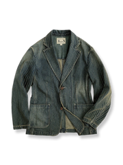 製品画像: デニムストライプブレザー全体写真。コットン100%素材とストライプ柄が特徴的なクラシックなデザイン。
詳細画像: デニムストライプブレザーの生地の質感とストライプ柄のディテールを強調した写真。洗練されたカジュアルエレガンスを表現。