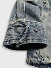 製品画像ALT代替テキスト
ヴィンテージアメリカンスタイルのM65ミリタリーフィールドデニムジャケット、タフな印象を与える多ポケットデザインと独特なウォッシュ加工が特徴。
詳細画像ALT代替テキスト
M65ミリタリーフィールドデニムジャケットのディテール、ウォッシュ加工で個性的な風合いを表現したポケット配置。