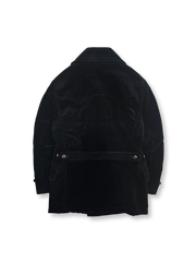 製品画像:ブラックコーデュロイ ダブルブレストコートの正面展示。重厚なコットン生地とクラシックなデザインが特徴。
詳細画像:ダブルブレスト構造とウール混紡ライナーのディテール展示。冬の防寒性とエレガントさを兼ね備えた仕様。