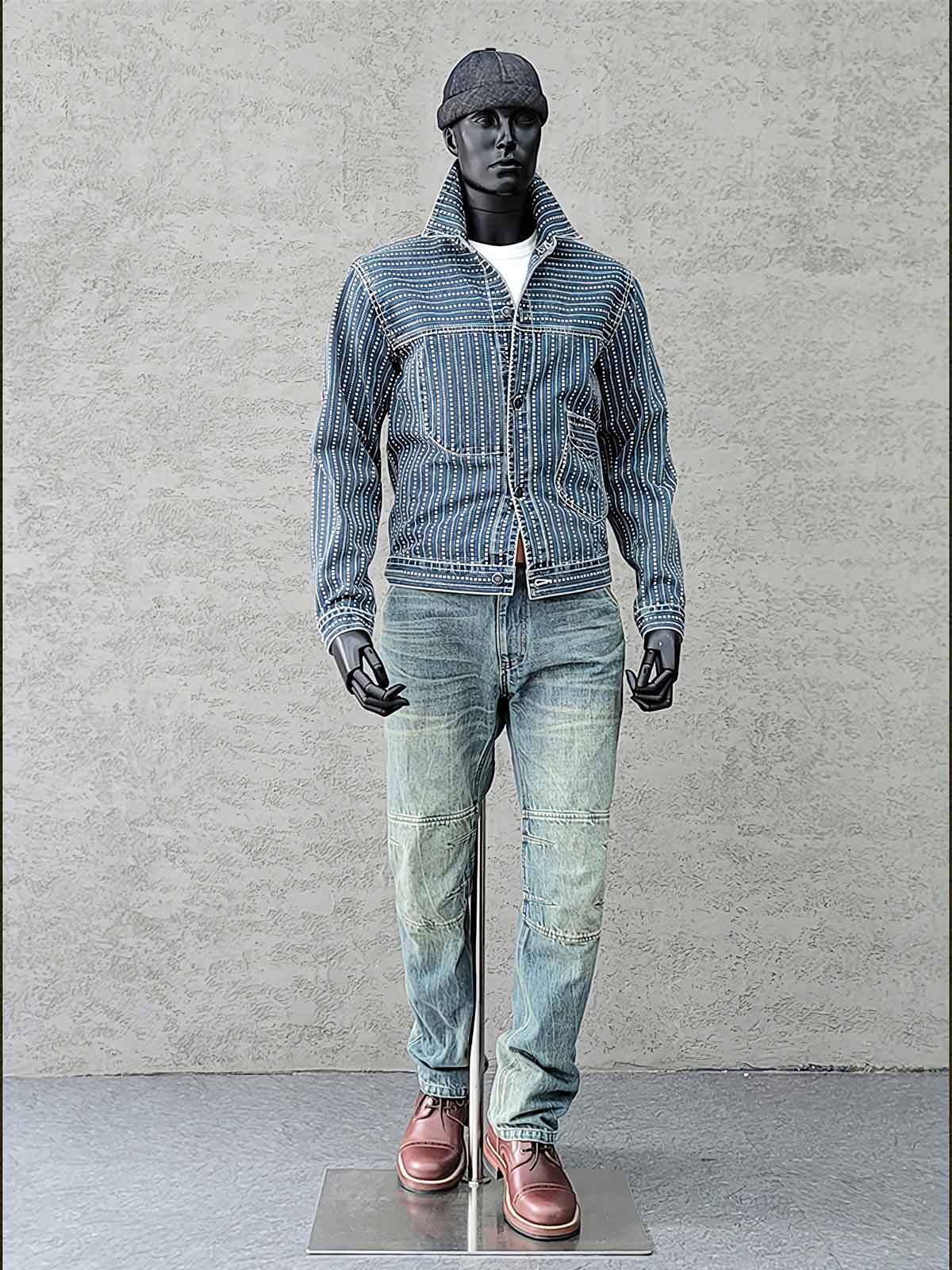 製品画像: インディゴジャカードデニムウォッシュジャケット全体写真。ジャカード織りとウォッシュ加工が際立つヴィンテージ風ワークジャケット。
詳細画像: ジャカードストライプ柄の立体感とインディゴ染めの深い色合い、水洗加工の風合いを表現したディテール写真。