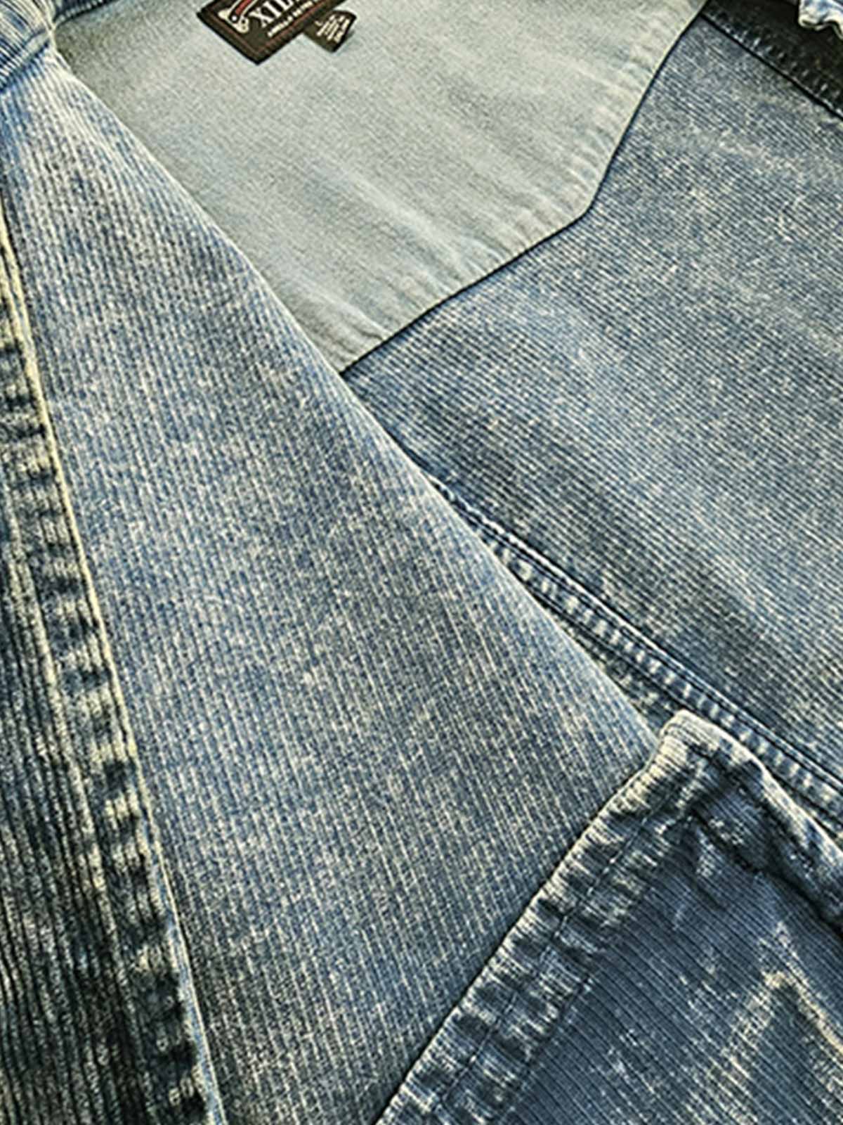 製品画像
タイダイ加工とヴィンテージ加工が特徴の多ポケット ワークジャケットの正面全体画像。100%コットン素材とショート丈デザインが際立つ個性的な一着。
詳細画像
YKK製の真鍮ジッパーとアンティーク調スナップボタン、多ポケットデザイン、そしてタイダイ加工の独特な風合いをクローズアップした画像。高級感とヴィンテージ感が融合したディテール。