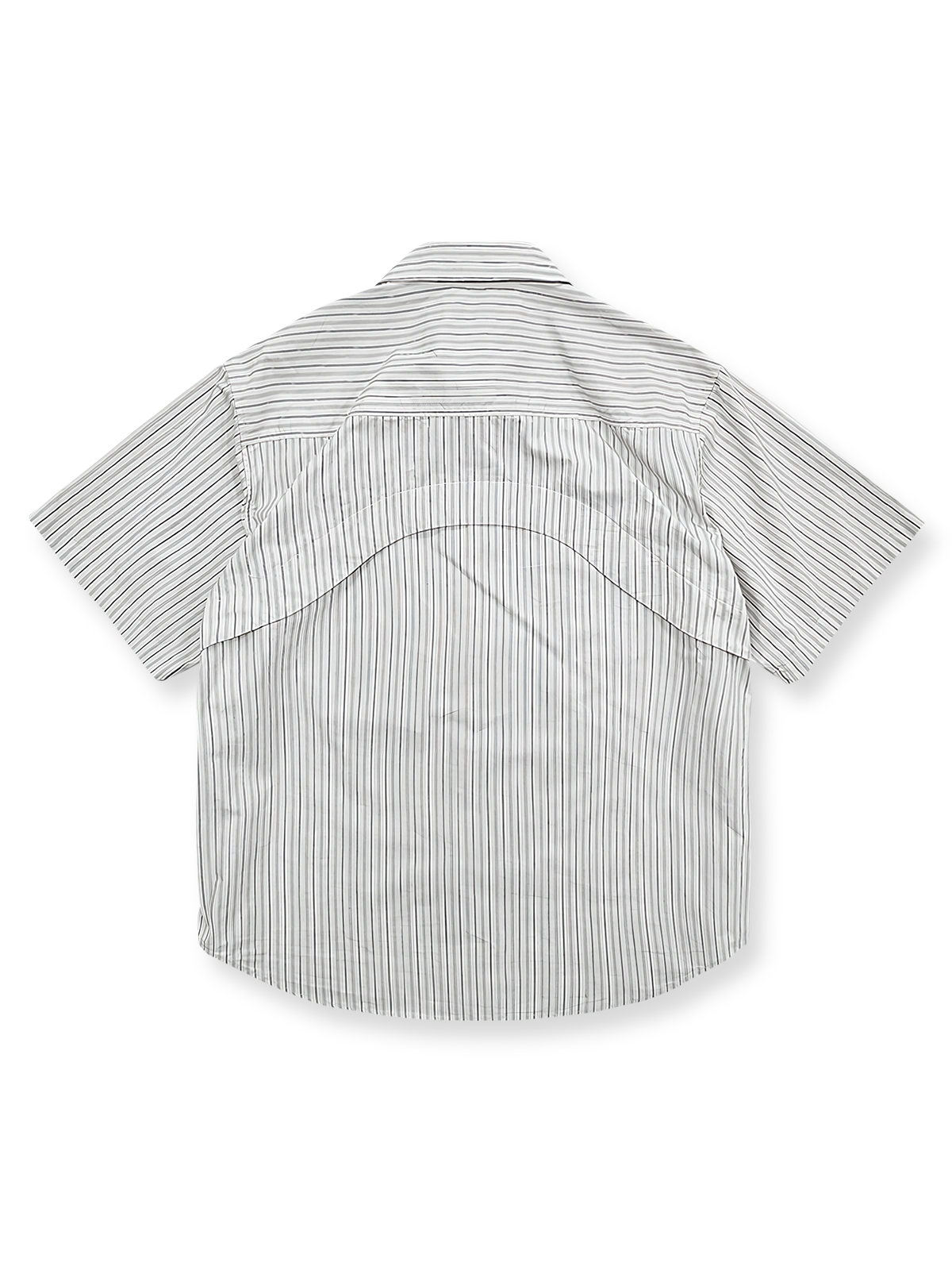レトロストライプ全綿ワーク半袖シャツの全体像、特にストライプパターンとダブルポケットのデザインを強調。