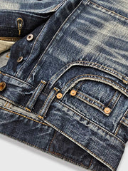 製品画像:アメカジ風の抜染加工ストレートデニムパンツの正面展示。100%コットン素材で、ウォッシュ加工と自然なヒゲデザインが特徴のヴィンテージスタイルのデニムパンツ。
詳細画像:抜染加工による色落ちと、クラシックなアメカジ風のヒゲデザインのディテールをクローズアップ。日系デニムの高い耐久性と美しい経年変化を表現。