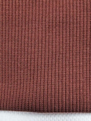 製品画像
クラシックなタートルネックデザインのヘビーウェイト コットン スウェットシャツの正面全体画像。防風性と保温性を兼ね備えたヴィンテージスタイルが特徴。
詳細画像
胸元のフラップポケットと天然果実ボタン、リブ仕様の裾と袖口のディテールをクローズアップした画像。上質なコットン素材と繊細な仕上げを強調。