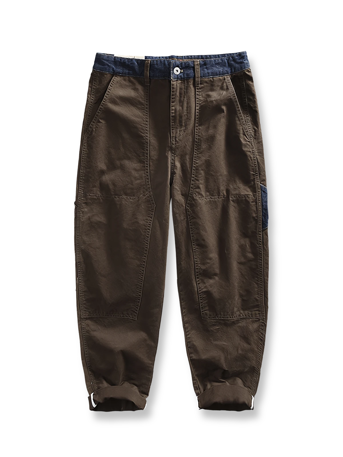 製品画像: ヴィンテージデニムパッチワークカーゴパンツ全体展示図、シンプルでスタイリッシュなデザイン、タフなカーゴパンツのディテールが特徴
詳細画像: デニムパッチワークと縫い目のクローズアップ、カーゴパンツ特有の機能的なディテールとソフトな素材感を強調