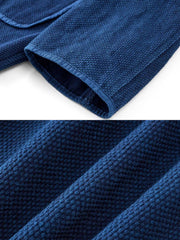 剣道刺し子の風合いと水牛ボタンのクローズアップ