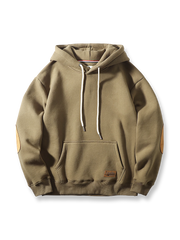 製品画像:
「スエード調パッチデザインとヘビーフリース素材が特徴のパッチワーク パーカーの正面全体展示図。360gの厚手素材が重厚感と快適な着心地を提供し、ルーズフィットのシルエットが動きやすさを実現。」
詳細画像:
「パッチワーク パーカーのディテールクローズアップ。袖部分のスエード調パッチと、360gのヘビーフリース生地の質感を強調。ヴィンテージなディテールと高品質な刺繍が特徴で、視覚的なレイヤード感を演出。」