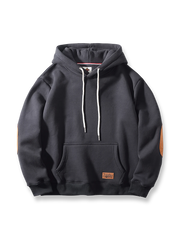 製品画像:
「スエード調パッチデザインとヘビーフリース素材が特徴のパッチワーク パーカーの正面全体展示図。360gの厚手素材が重厚感と快適な着心地を提供し、ルーズフィットのシルエットが動きやすさを実現。」
詳細画像:
「パッチワーク パーカーのディテールクローズアップ。袖部分のスエード調パッチと、360gのヘビーフリース生地の質感を強調。ヴィンテージなディテールと高品質な刺繍が特徴で、視覚的なレイヤード感を演出。」