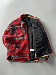 製品画像: ヴィンテージトライバルパターン シープボアシャツの正面画像、トライバルパターンが際立つデザイン。
詳細画像: シープボア素材とトライバルパターンのディテール画像、ヴィンテージ感を強調。