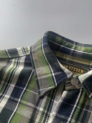 製品画像:
レトロスタイル ドーパミンカラー 厚手 チェック柄シャツ 全体画像、ヴィンテージ風デザイン、秋冬向け
詳細画像:
ドーパミンカラー チェック柄 シャツのディテール、コットン100%素材の質感、厚手の生地