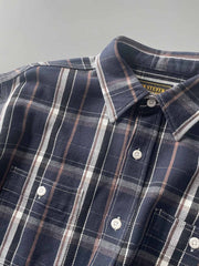 製品画像:
レトロスタイル ドーパミンカラー 厚手 チェック柄シャツ 全体画像、ヴィンテージ風デザイン、秋冬向け
詳細画像:
ドーパミンカラー チェック柄 シャツのディテール、コットン100%素材の質感、厚手の生地