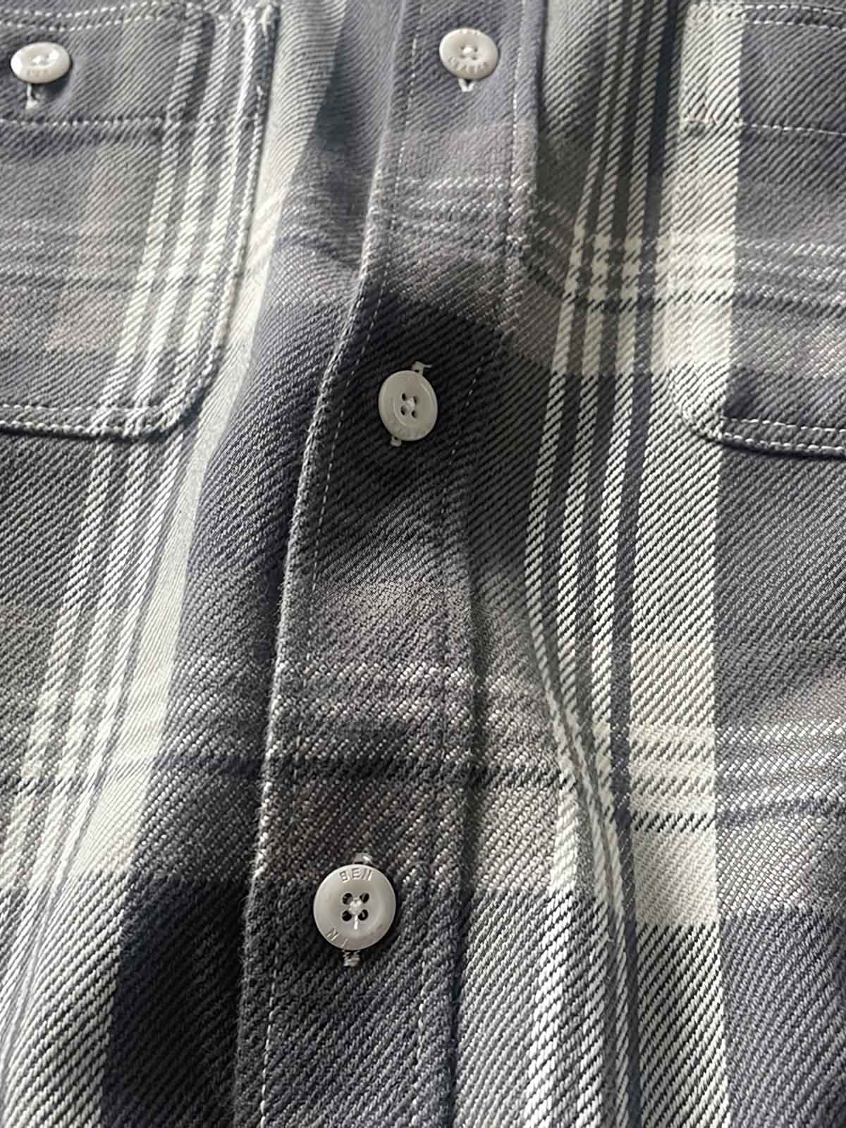 製品画像:
レトロスタイル ドーパミンカラー 厚手 チェック柄シャツ 全体画像、ヴィンテージ風デザイン、秋冬向け
詳細画像:
ドーパミンカラー チェック柄 シャツのディテール、コットン100%素材の質感、厚手の生地