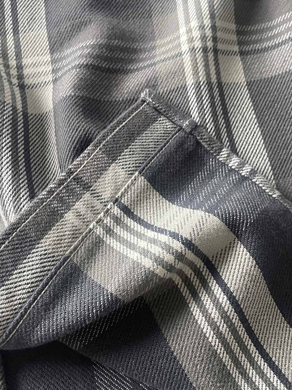 製品画像:
レトロスタイル ドーパミンカラー 厚手 チェック柄シャツ 全体画像、ヴィンテージ風デザイン、秋冬向け
詳細画像:
ドーパミンカラー チェック柄 シャツのディテール、コットン100%素材の質感、厚手の生地