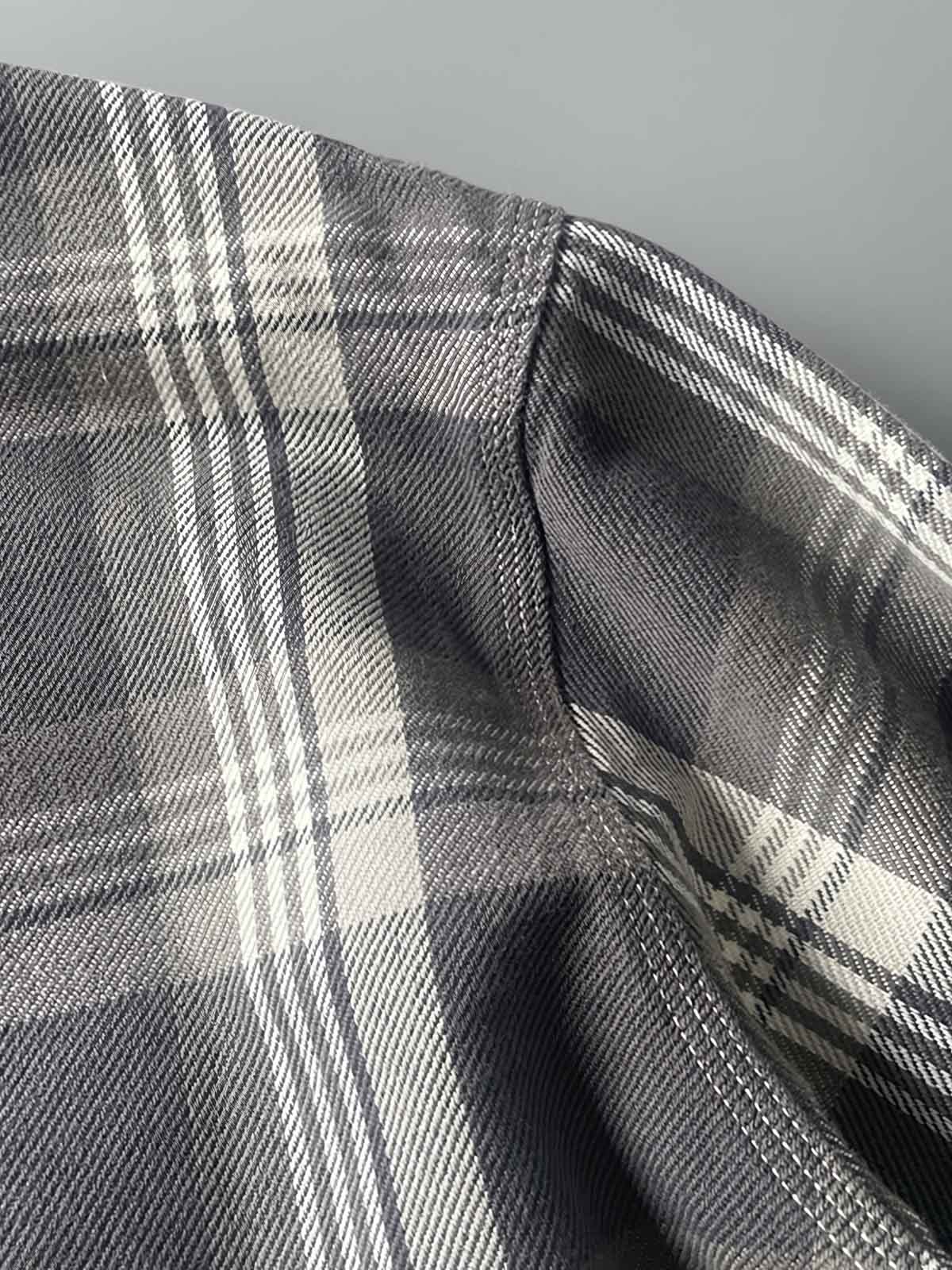 製品画像:
レトロスタイル ドーパミンカラー 厚手 チェック柄シャツ 全体画像、ヴィンテージ風デザイン、秋冬向け
詳細画像:
ドーパミンカラー チェック柄 シャツのディテール、コットン100%素材の質感、厚手の生地