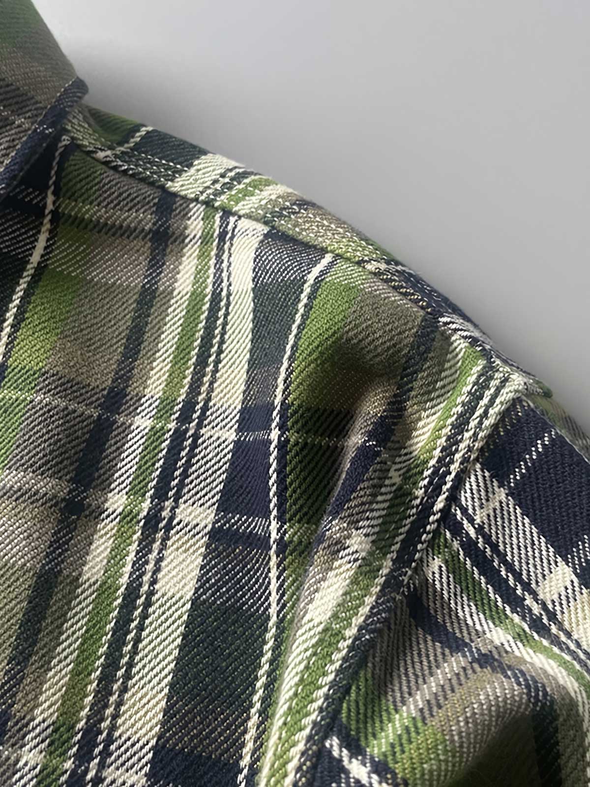 製品画像:
レトロスタイル ドーパミンカラー 厚手 チェック柄シャツ 全体画像、ヴィンテージ風デザイン、秋冬向け
詳細画像:
ドーパミンカラー チェック柄 シャツのディテール、コットン100%素材の質感、厚手の生地