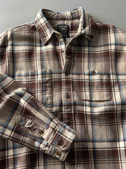 製品画像:
アメカジヴィンテージチェック柄ヘビーウェイトシャツ全体画像、秋冬向けの高い保温性とクラシックデザイン。
詳細画像:
両胸ポケットとチェック柄のディテール、ヴィンテージ感漂うデザイン。