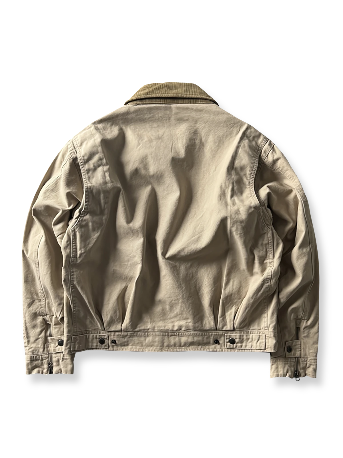 製品画像: アメリカンヴィンテージ加工のショートジャケット正面画像、ルーズシルエットとヴィンテージ感が特徴。
詳細画像: コーデュロイ襟とウォッシュ加工のディテール画像、レトロな雰囲気を強調。