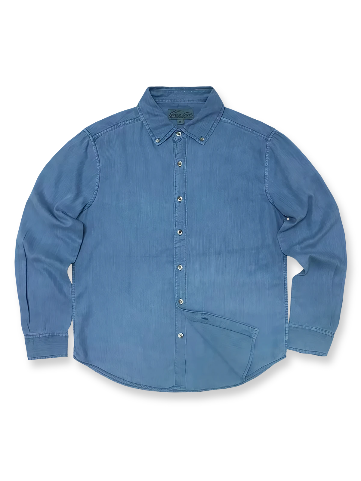 ヘリンボーン柄のテンセル長袖シャツ、製品染めとマーブル調ボタンのディテール。