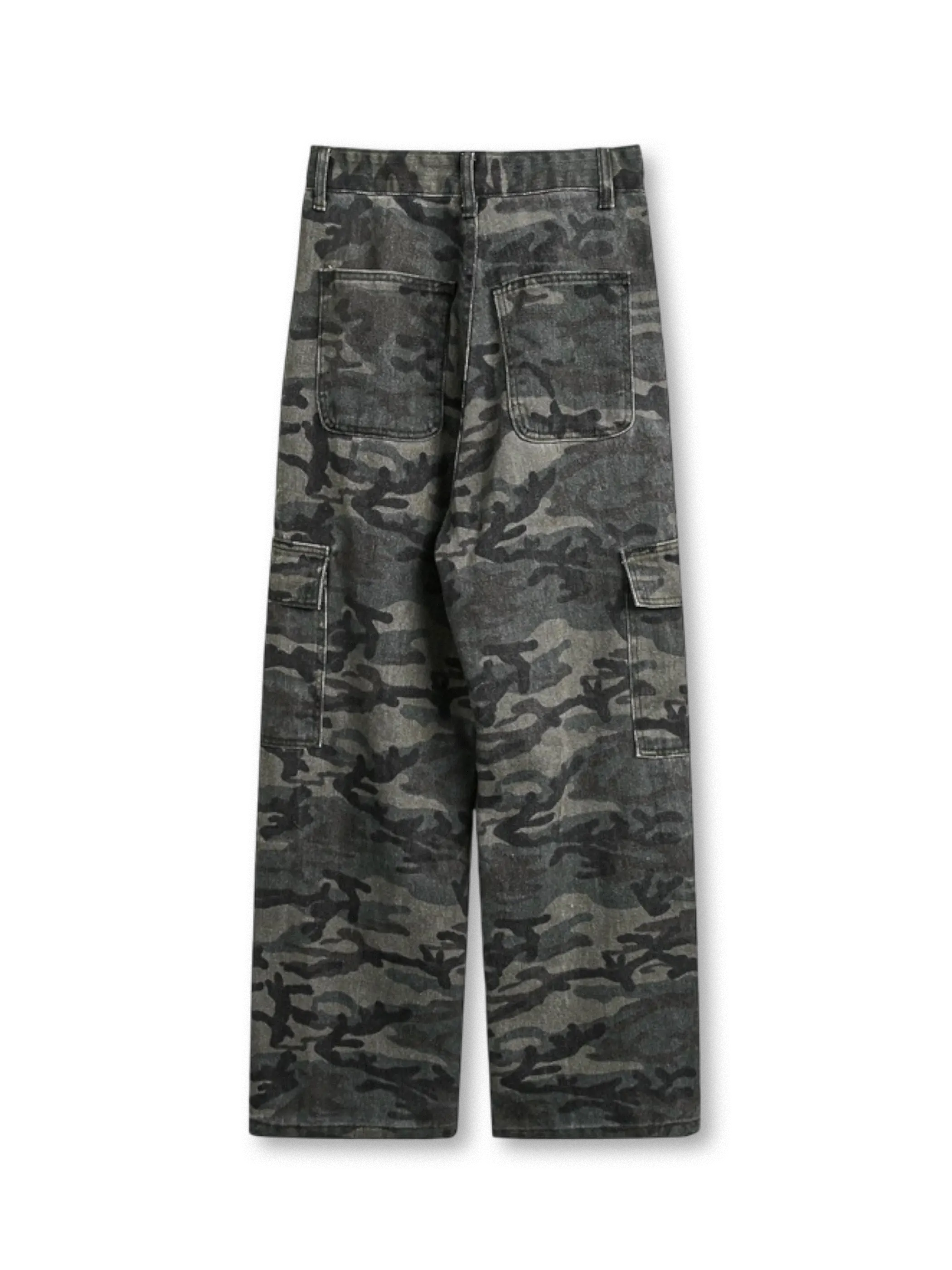 カモフラージュ柄のワークパンツ全体
