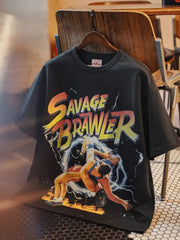 迫力あるレスリングムーブにインスパイアされたグラフィックプリントTシャツ
