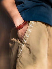 カーキ色のワイド速乾ショーツ前面全体