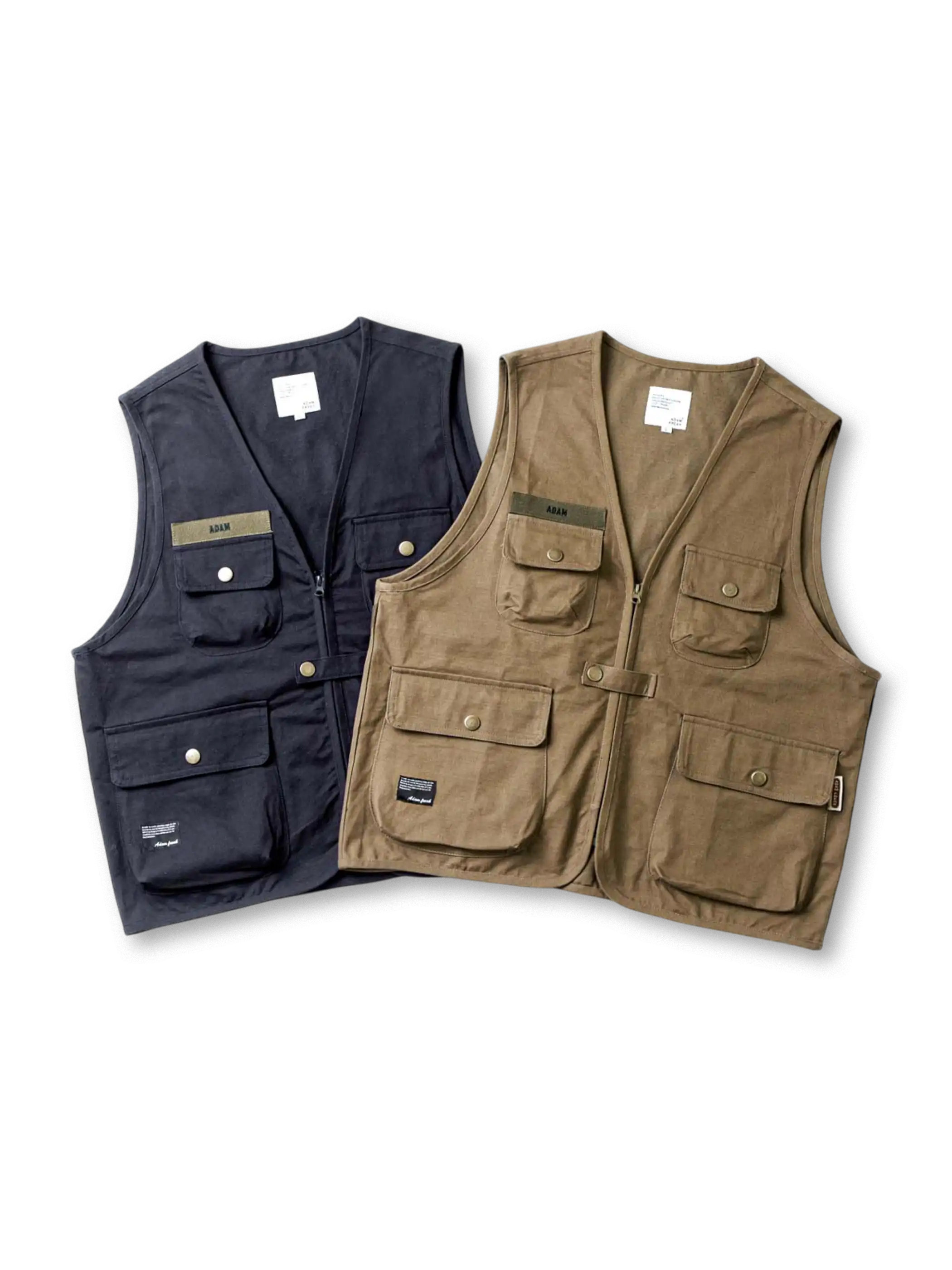 フロントポケットとウォッシュ加工が特徴のコットンキャンバスベスト