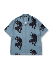 パンサー柄が大胆にプリントされた半袖アロハシャツ