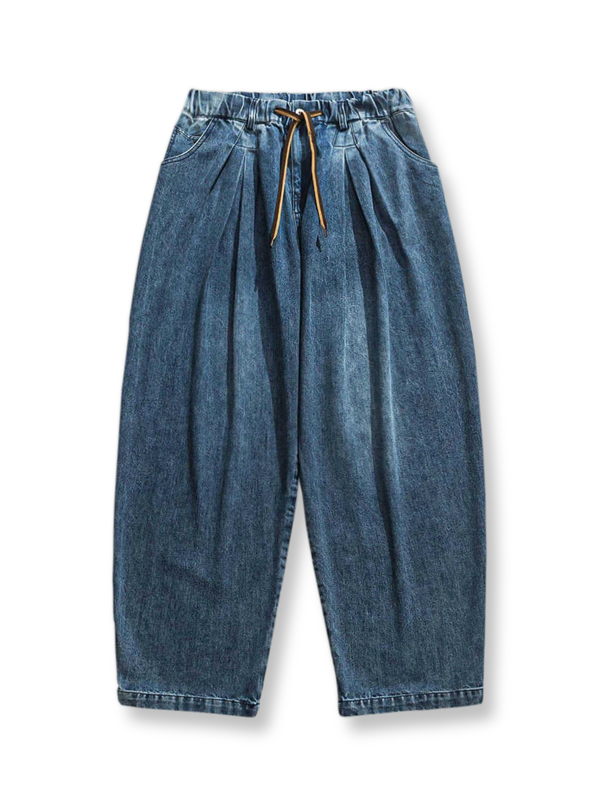 エイジングウォッシュ加工が施されたハーレムシルエットのデニムパンツ。