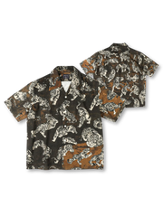 百虎柄のレトロプリントが映えるオープンカラー半袖アロハシャツ