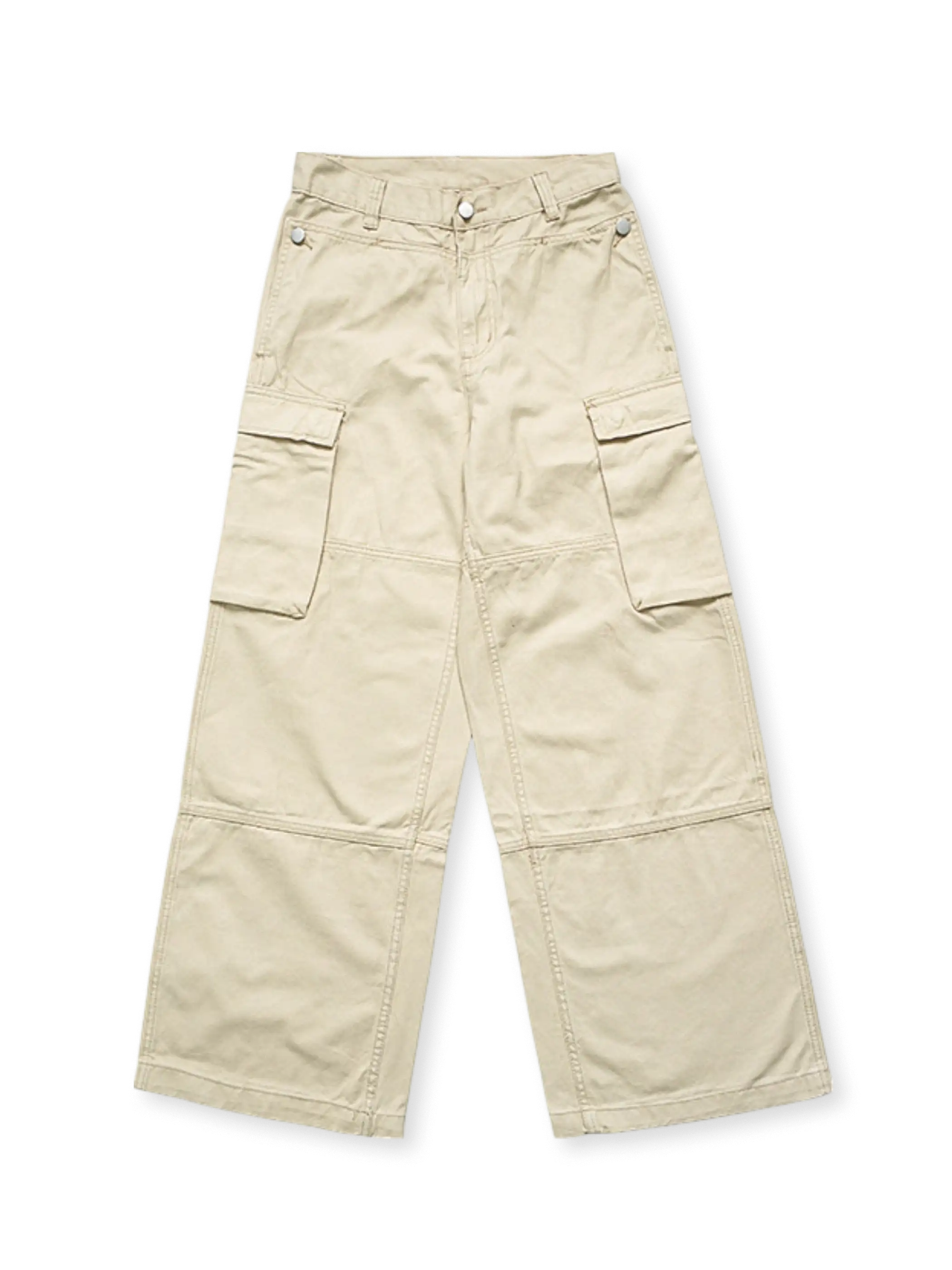 高密度ツイルと立体カーゴポケットが映えるワイドカーゴパンツ