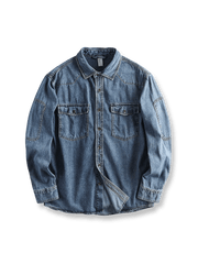 ヘビーワッシュ加工と機能的ディテールが魅力のデニムシャツジャケット