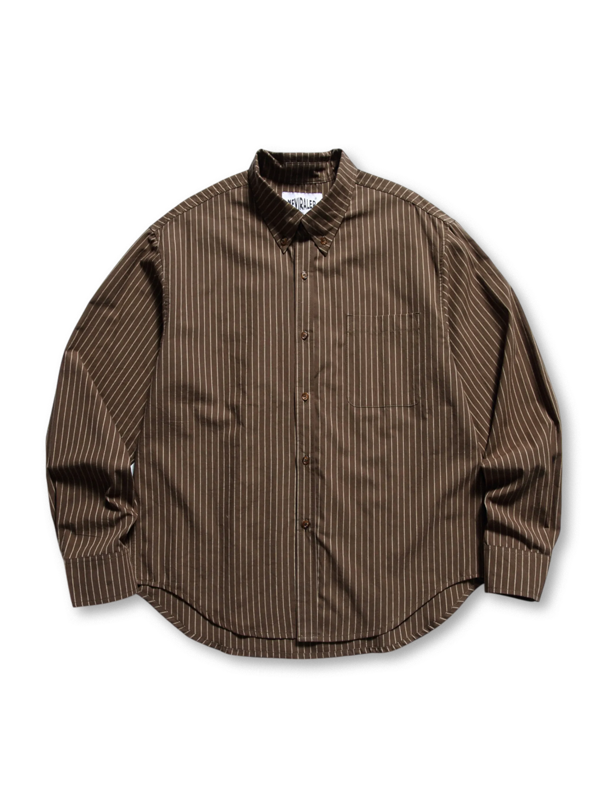 100%コットン製、太めストライプ柄のアメリカンレトロ長袖シャツ。軽やかな着心地。