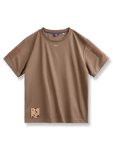 蜂の巣状メッシュ生地とスリーブパッチが特徴のアメリカンスタイルトレーニングTシャツ