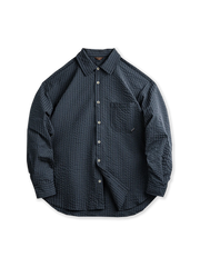 シアサッカー生地と肘あてパッチが特徴の、耐久性とヴィンテージ感を兼ね備えたアメリカンヴィンテージチェックシャツ。