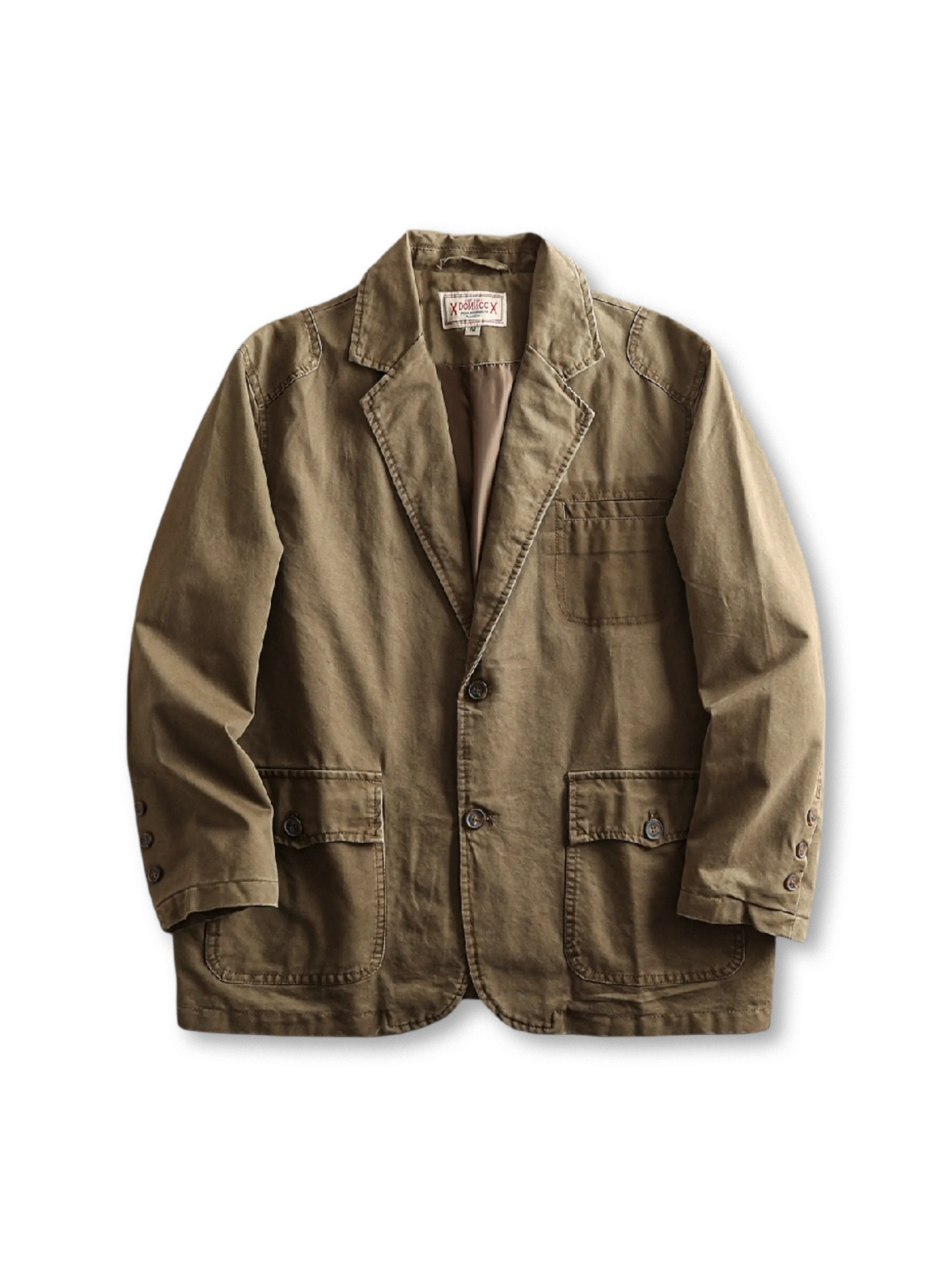 水洗い加工のコットンツイルと大きめポケットが特徴のヴィンテージ風ワークジャケット。動きやすく実用的